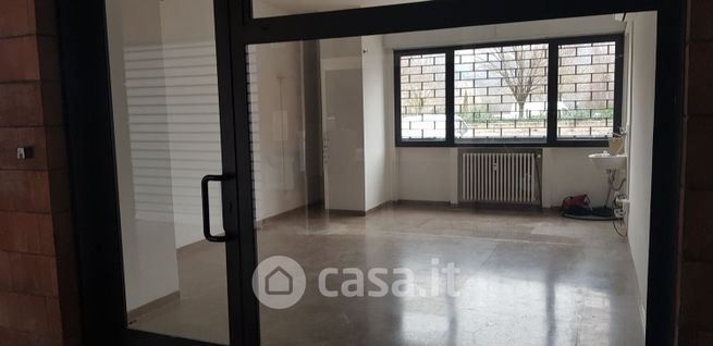 Ufficio in commerciale in Via Marconi
