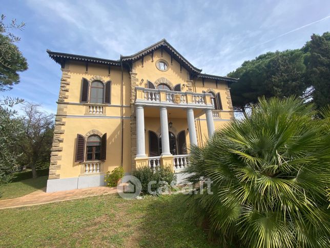 Villa in residenziale in Riparbella