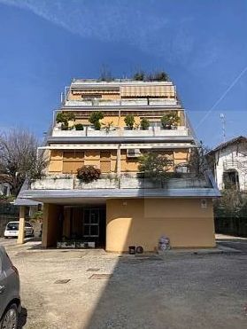 Appartamento in residenziale in Via Carlo Cattaneo 10