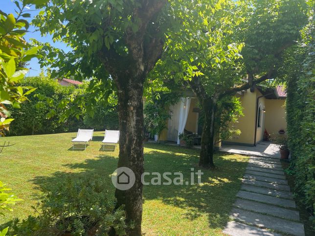 Villa in residenziale in 