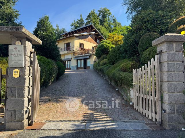 Casa indipendente in residenziale in Via Alfonso Ogliaro 84