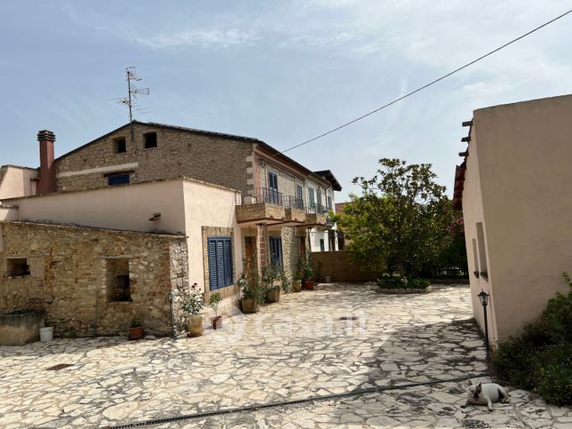 Casa indipendente in residenziale in Contrada Lecine