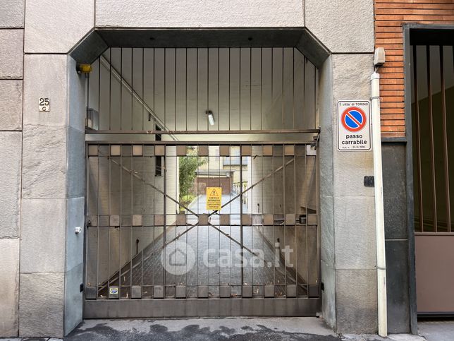 Garage/posto auto in residenziale in Via Pietro Piffetti 25