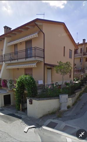 Casa bi/trifamiliare in residenziale in Via Maria Montessori 21