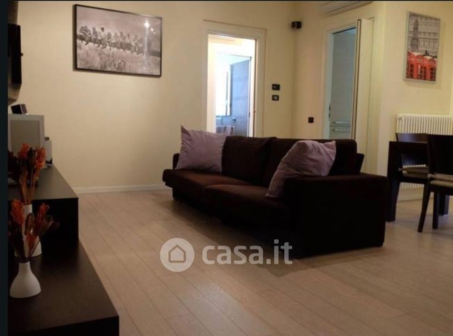 Appartamento in residenziale in Via A. de Curtis 8