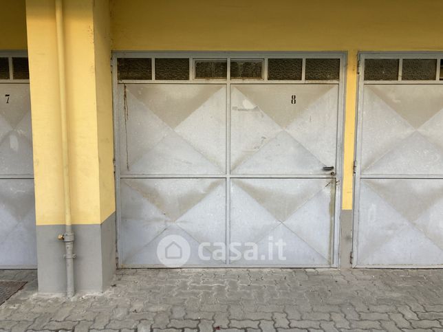 Box/posto auto in residenziale in Via Nazario Sauro