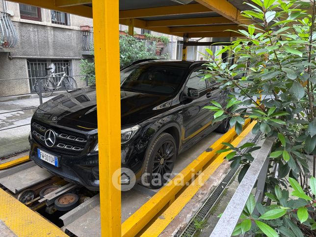 Box/posto auto in residenziale in Via Filippo Corridoni 1