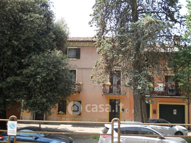 Casa bi/trifamiliare in residenziale in Via Benedetto Zampieri