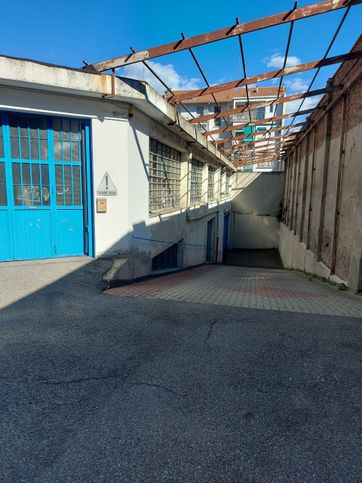 Garage/posto auto in residenziale in Corso Bernardino Telesio 54