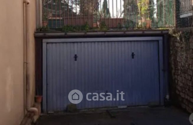 Garage/posto auto in residenziale in Largo Cesare Colizza 53