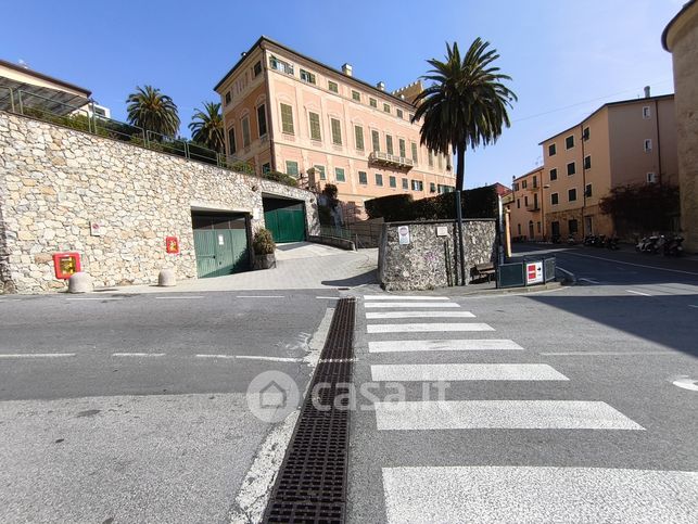 Box/posto auto in residenziale in Via Torino 61