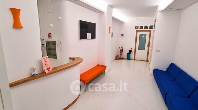 Ufficio in commerciale in Piazza Municipio 84