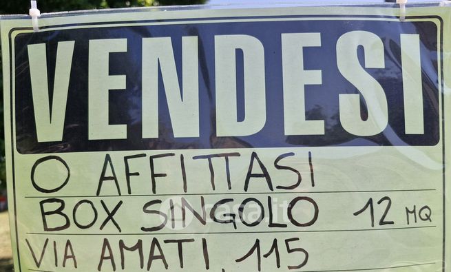 Box/posto auto in residenziale in Via Gaetano Amati 115 115