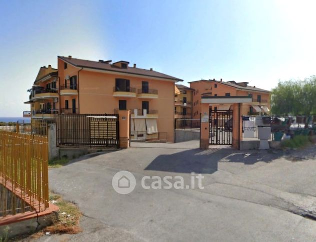 Appartamento in residenziale in Via Rasola 15