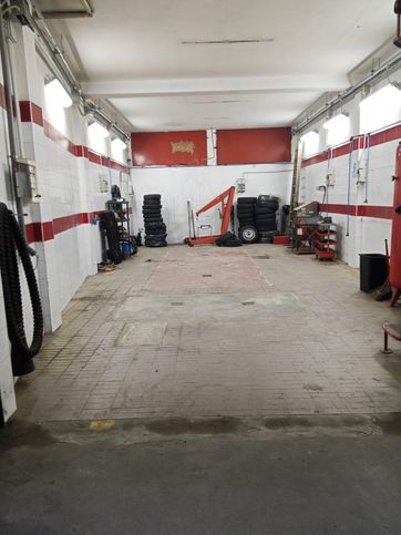 Box/posto auto in residenziale in Via Luigi Ambrosini