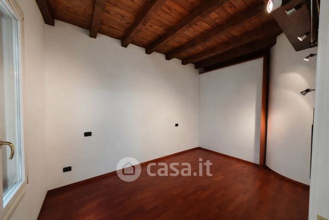 Ufficio in commerciale in Via Giuseppe Mazzini