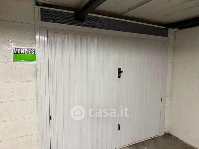 Box/posto auto in residenziale in Via Adolfo Celi 15