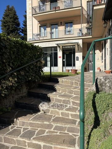 Attivitã /licenza (con o senza mura) in commerciale in Viale Manara 17