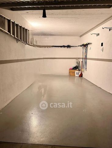 Box/posto auto in residenziale in Piazza Giuseppe Biancani