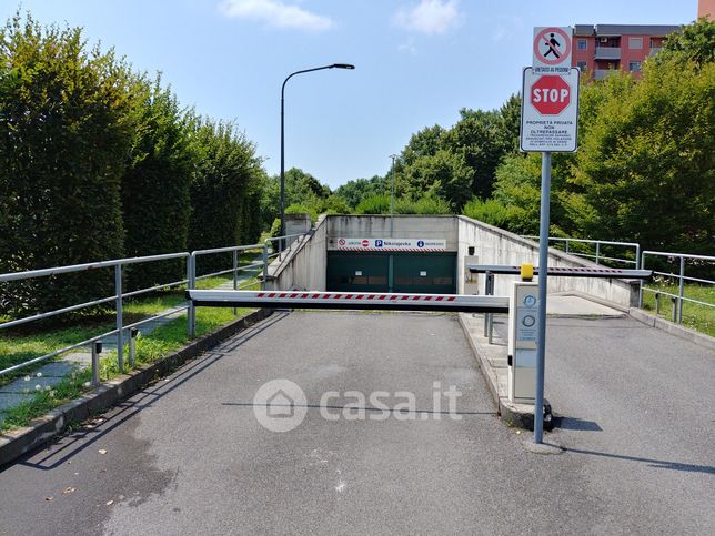 Garage/posto auto in residenziale in Via Nikolajevka 20