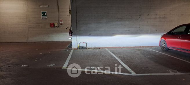 Box/posto auto in residenziale in Via Emilia Levante
