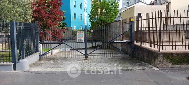 Box/posto auto in residenziale in Via Timavo 31