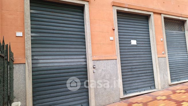 Attivitã /licenza (con o senza mura) in commerciale in Via Donghi 28