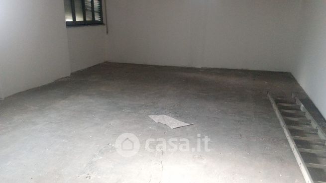 Capannone in commerciale in Via F. Filzi