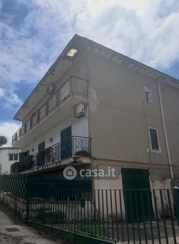 Box/posto auto in residenziale in Via Farina