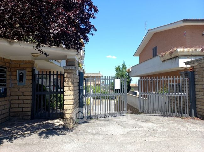 Garage/posto auto in residenziale in Via Monti della Storta