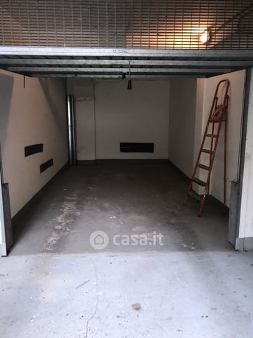 Box/posto auto in residenziale in Via Giovanni di Breganze 3