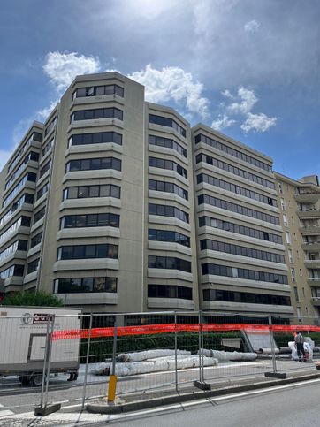 Ufficio in commerciale in Via Aldo Moro 10