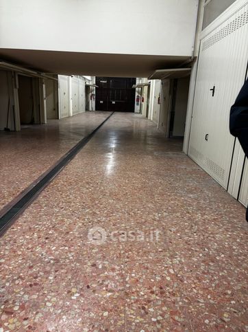Box/posto auto in residenziale in Via Ascanio Sobrero 15