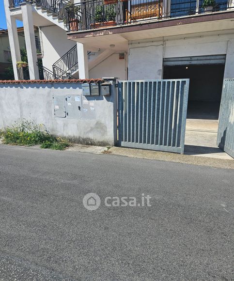 Box/posto auto in residenziale in Via Val Lagarina 92