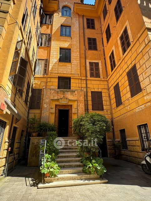 Appartamento in residenziale in Via Alessandro Torlonia 10