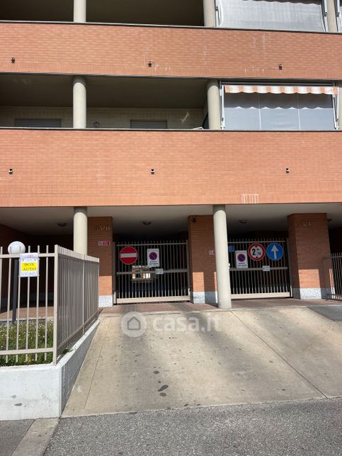 Garage/posto auto in residenziale in Via Valprato 47