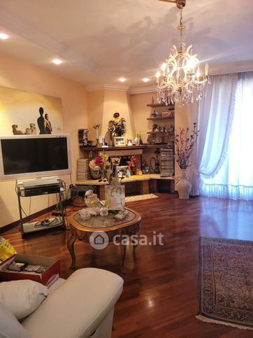 Appartamento in residenziale in Viale Stefano Candura 20