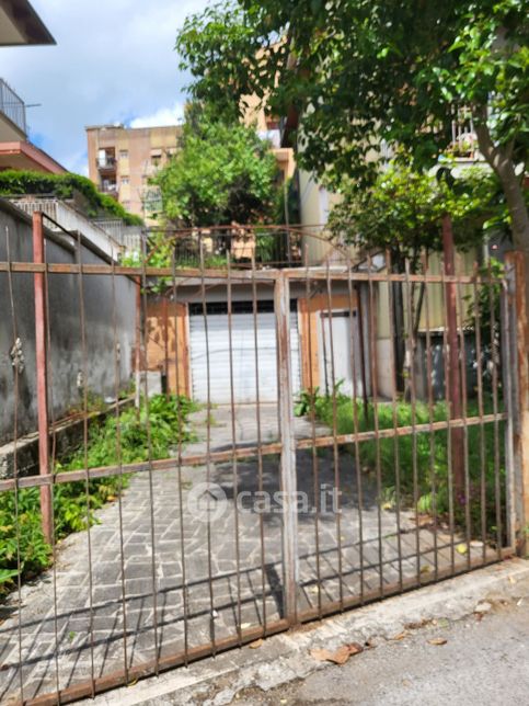 Box/posto auto in residenziale in Via Raffaello Sanzio 60