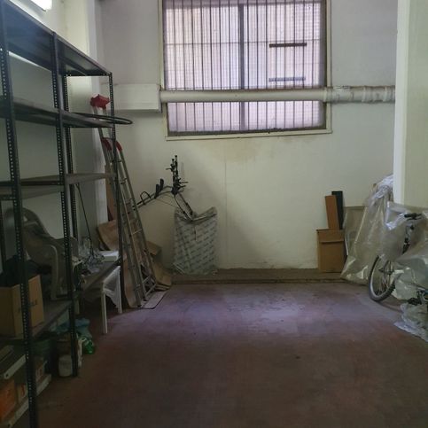 Garage/posto auto in residenziale in Via Turno 42