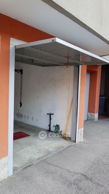 Garage/posto auto in residenziale in Via Toscana 15