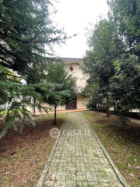 Casa indipendente in residenziale in Via Barbarana