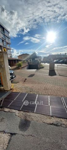 Box/posto auto in residenziale in Via Privata Tivoli