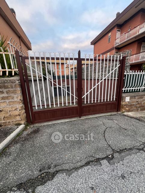 Garage/posto auto in residenziale in Via Pope Generoso 57