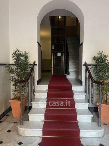 Ufficio in commerciale in Via Mira