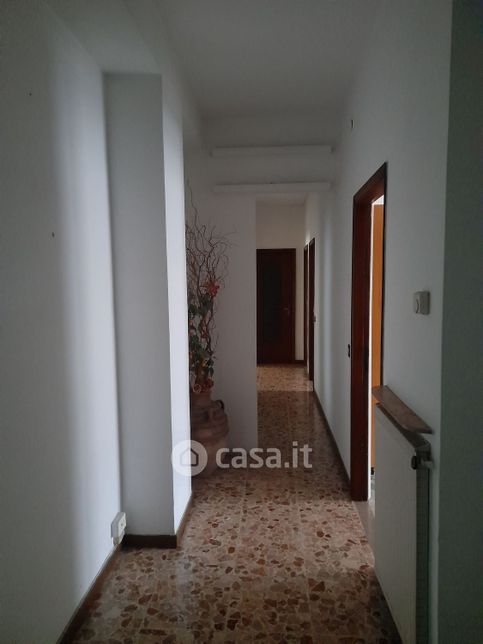 Appartamento in residenziale in Via Umberto Locati