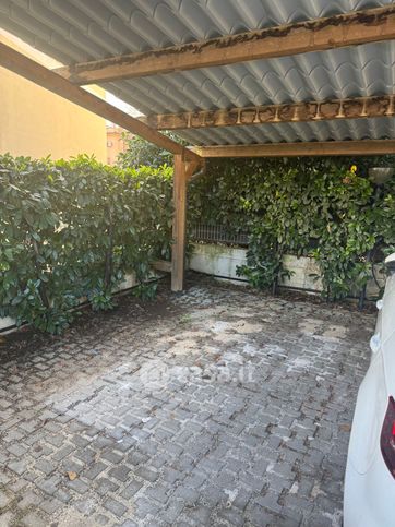 Box/posto auto in residenziale in Via Caporetto
