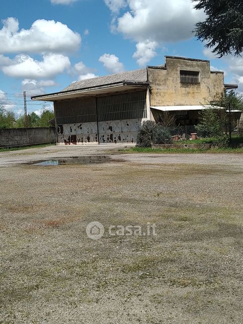 Capannone in commerciale in Via Postumia