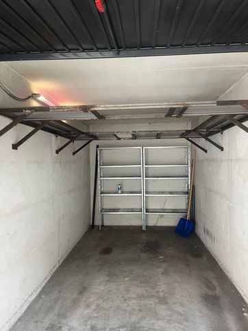 Box/posto auto in residenziale in Via Milly 12