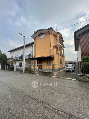 Casa indipendente in residenziale in Via Monte Nero