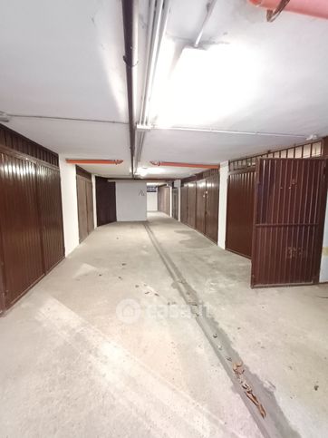Box/posto auto in residenziale in Via Orlanda 178